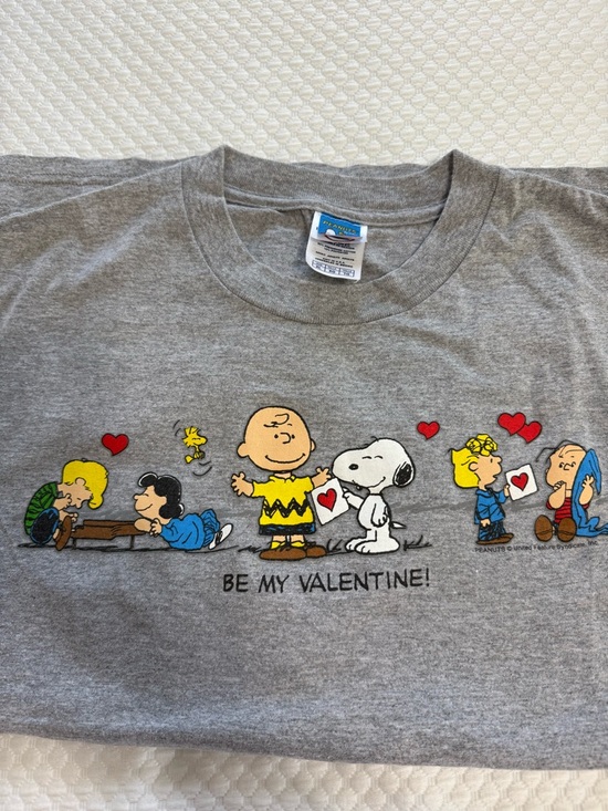 Delta Tops - Peanuts 'Be My Valentine'  Gray Graphic T‑Shirt